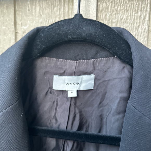 Vince black blazer 🫶🏻✨ - Picture 3 of 4